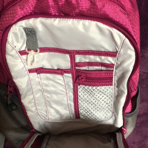 Maroon Reebok back pack - Picture 4 of 5